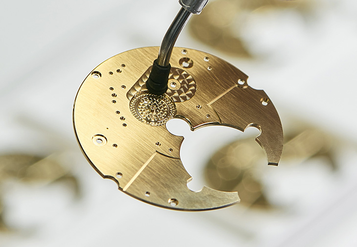 江詩丹頓VACHERON CONSTANTIN Traditionnelle陀飛輪逆跳日曆鏤雕腕錶