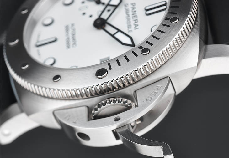 沛納海Submersible Bianco PAM001223