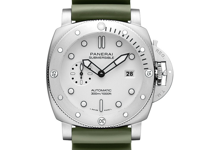 沛納海Submersible QuarantaQuattro Bianco