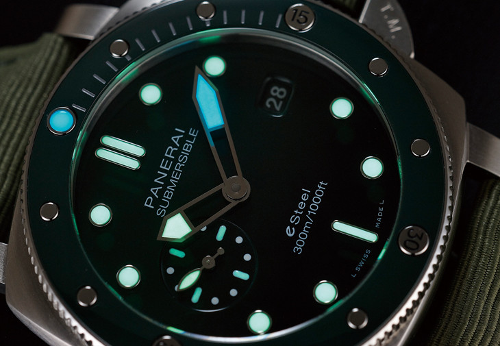 沛納海Submersible QuarantaQuattro eSteel Verde Smeraldo