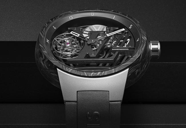 路易威登Tambour Curve Flying Tourbillon