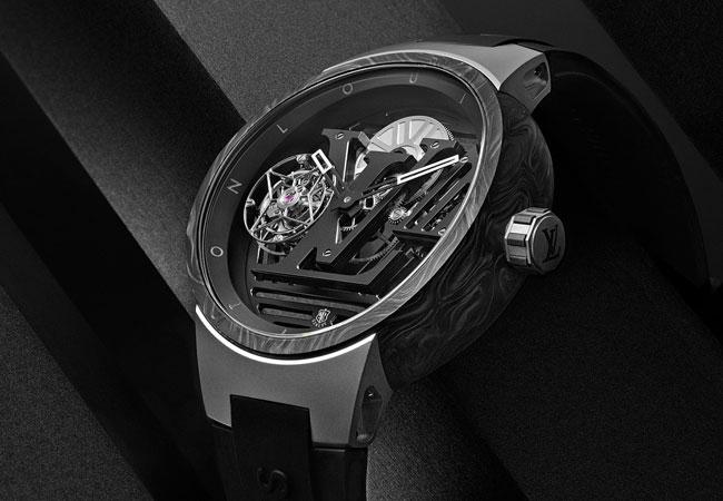 路易威登Tambour Curve Flying Tourbillon