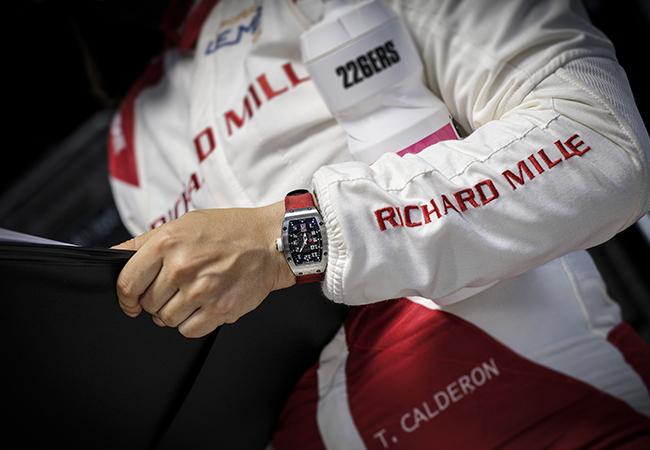女性賽車手也會佩戴RICHARD MILLE RM 007自動腕錶