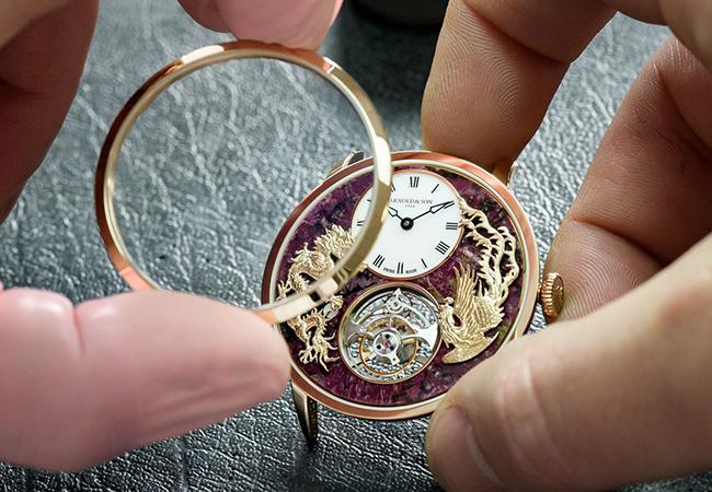 亞諾表ARNOLD&SON Ultrathin Tourbillon Dragon & Phoenix超薄陀飛輪龍鳳戲珠腕錶