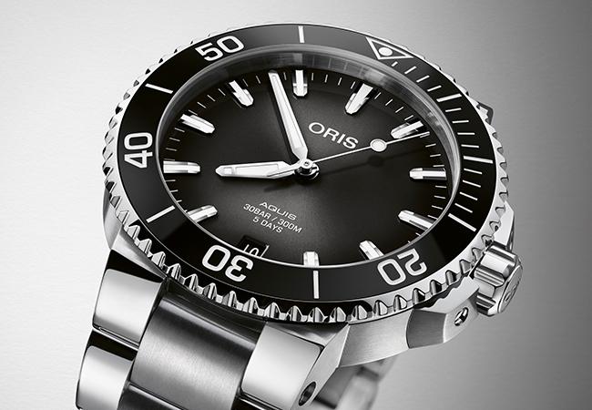 豪利時Aquis Calibre 400日期錶槍灰面款