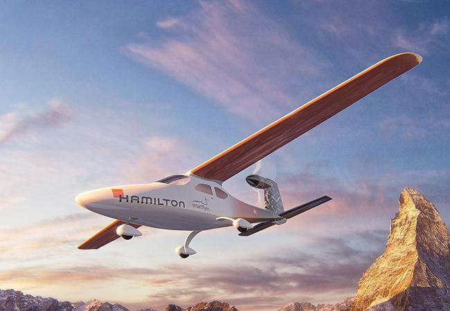 漢米爾頓與空中探索先驅Smartflyer再續合作