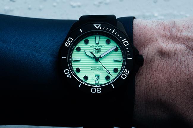 泰格豪雅TAG Heuer Aquaracer Professional 300米Night Diver夜潛者腕錶