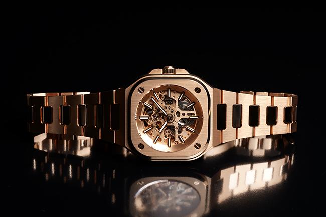 BELL & ROSS BR05鏤空玫瑰金腕錶