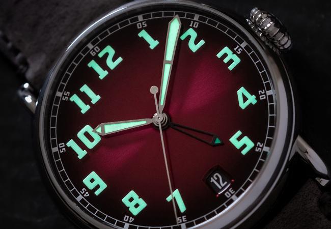亨利慕時H. MOSER & CIE. Heritage傳承者兩地時間腕錶