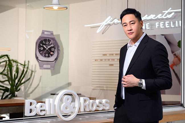 全能導演何潤東詮釋BELL & ROSS BR 05 GMT腕錶