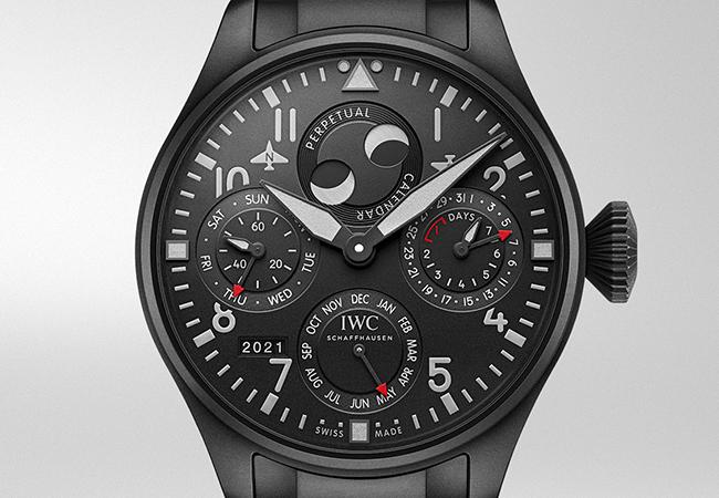 IWC萬國錶飛行員系列Top Gun海軍空戰部隊瓷化鈦金屬萬年曆IW503604