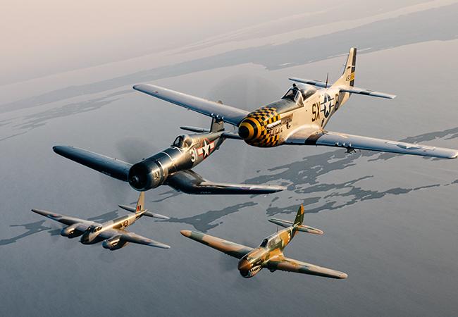 百年靈BREITLING Super AVI航空兩地時間計時腕錶