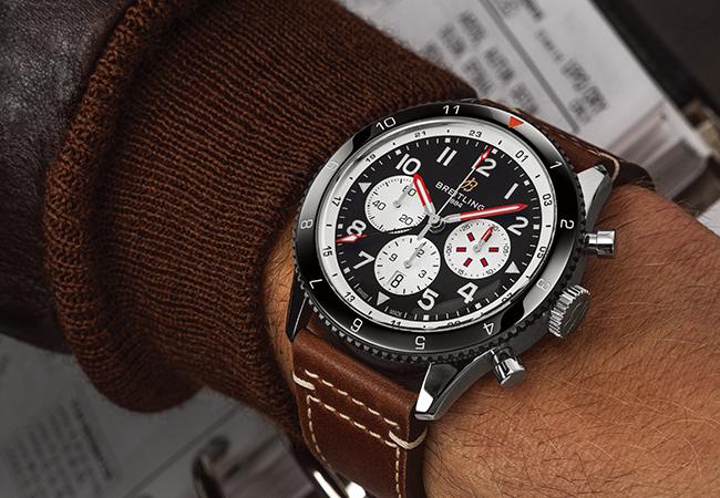 百年靈BREITLING超級飛行員世界時計時腕錶「蚊式轟炸機」特別版
