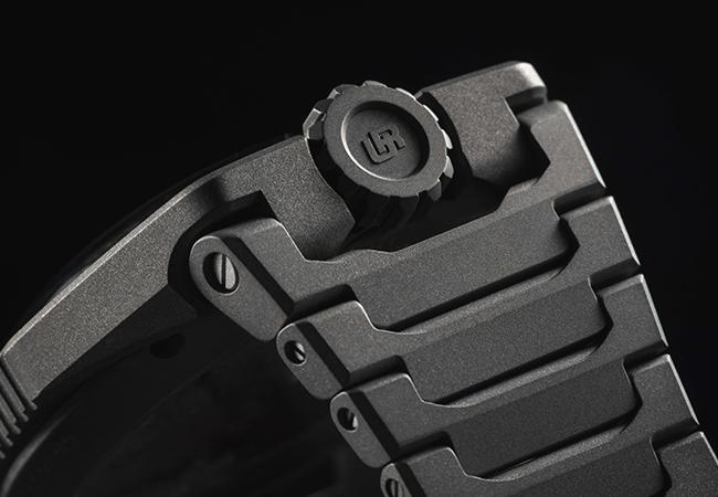 URWERK UR-100V Full Titanium Jacket限量錶