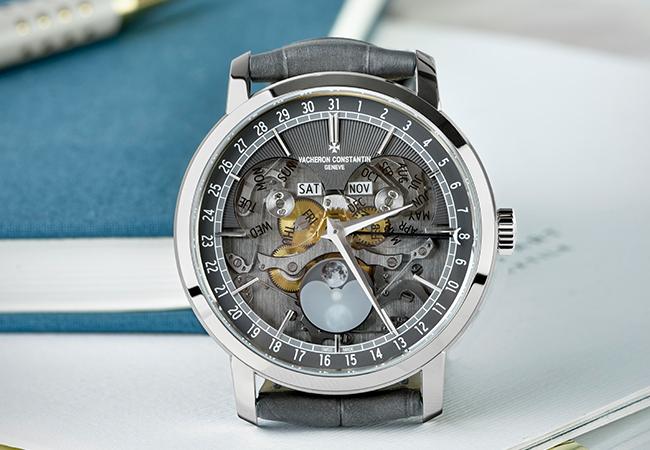 江詩丹頓VACHERON CONSTANTIN Traditionnelle全日曆鏤雕腕錶