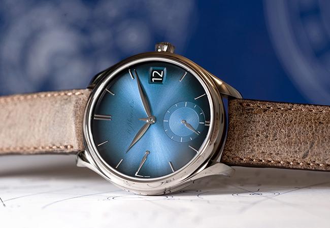 亨利慕時H. Moser & Cie.勇創者萬年曆電光藍腕錶