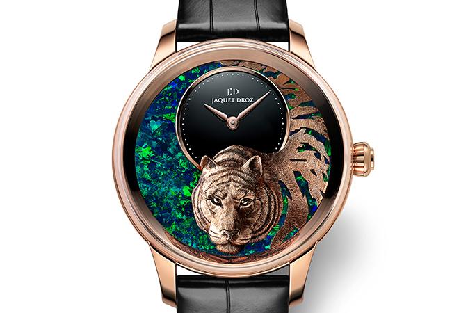 雅克德羅Jaquet Droz 2022 Relief Petite Heure Minute Tiger虎年生肖歐泊石金雕腕錶