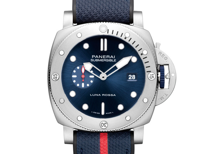 PANERAI Submersible QuarantaQuattro Luna Rossa