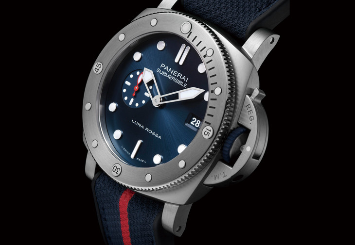 PANERAI Submersible QuarantaQuattro Luna Rossa