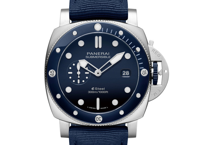 沛納海Submersible QuarantaQuattro eSteel