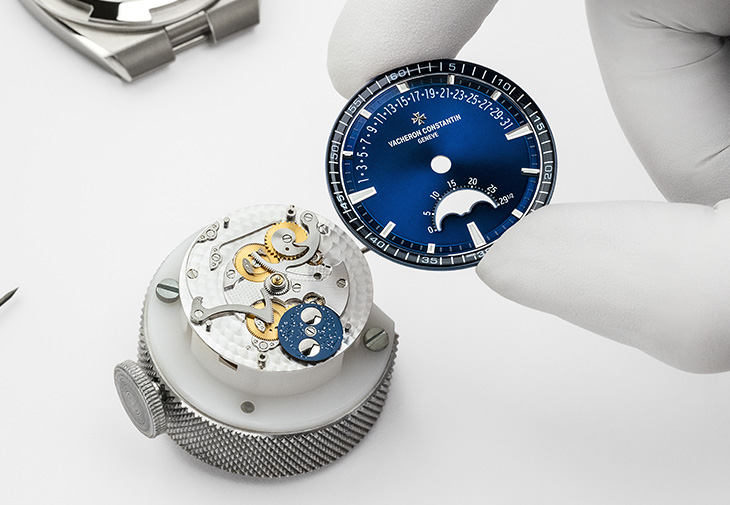 江詩丹頓VACHERON CONSTANTIN Overseas月相逆跳日曆腕錶