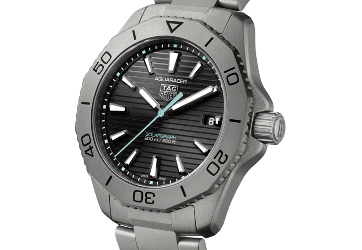 泰格豪雅TAG HEUER Aquaracer Professional 200 Solargraph