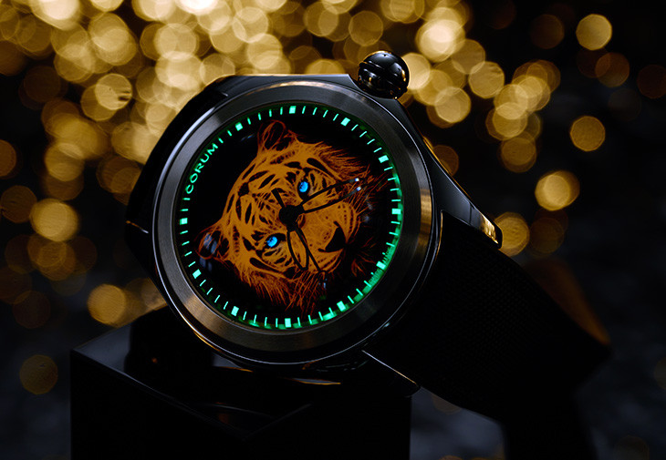 CORUM Bubble 47 Tiger暗夜猛虎自動腕錶