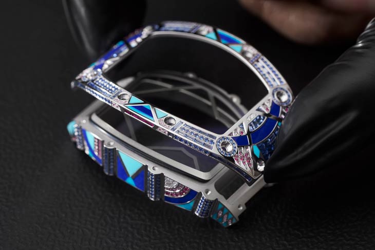 超越單純裝飾的寶石／RICHARD MILLE RM HJ-02自製機芯自動上鍊陀飛輪腕錶