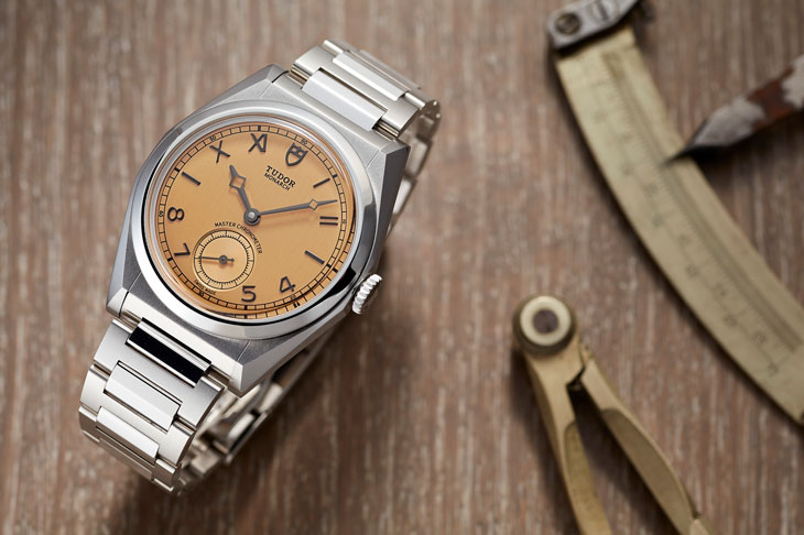 TUDOR Monarch值得買嗎？帝舵百年設計美學、METAS認證一次到位