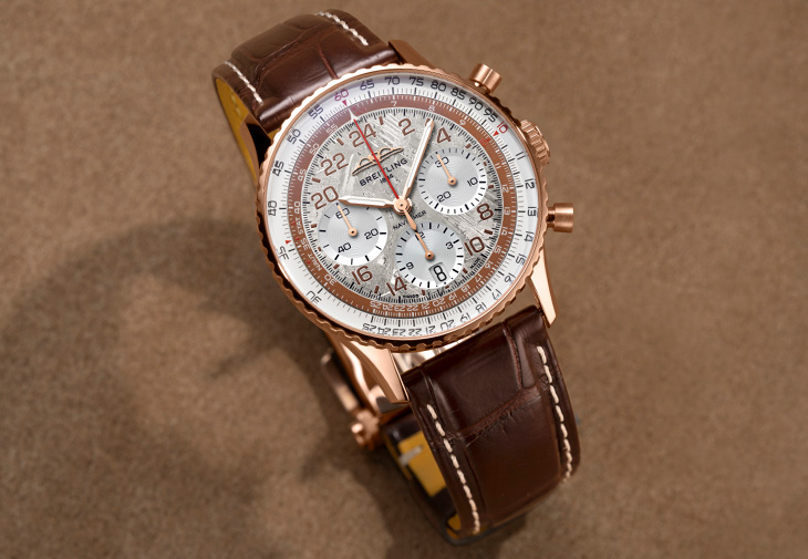 BREITLING百年靈 ×  STARLUX Airlines星宇航空Navitimer B02 Chronograph 41 Cosmonaute STARLUX Airline Edition聯名腕錶