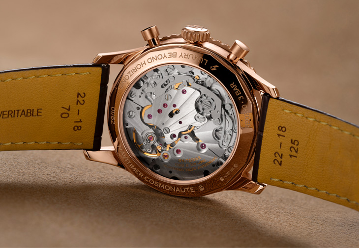 BREITLING百年靈Navitimer B02 Chronograph 41 Cosmonaute STARLUX Airline Edition