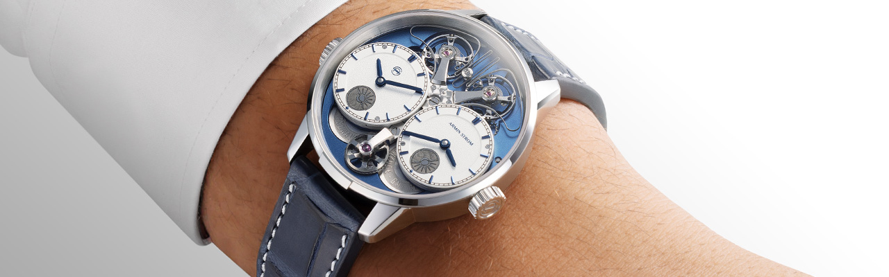 ARMIN STROM「Out of the Blue」雙時區 GMT 共振自製機芯藍色腕錶