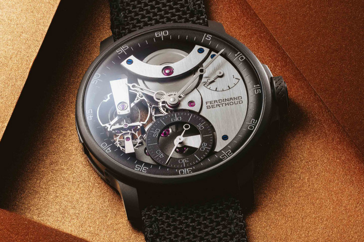 瓷化鈦金屬重塑航海天文鐘精神， FERDINAND BERTHOUD  Chronomètre FB 3SPC.4-1手動上鍊腕錶