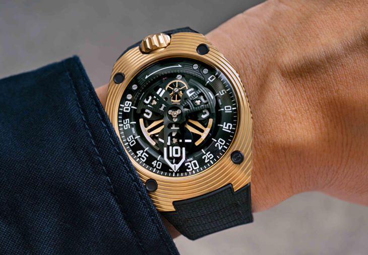 URWERK UR-150 Golden Scorpio