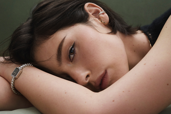 從經典到自由：CHANEL PREMIÈRE的女性時間哲學