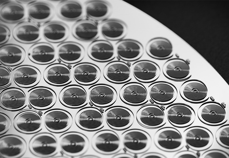 TAG Heuer泰格豪雅TH-Carbonspring前衛碳游絲