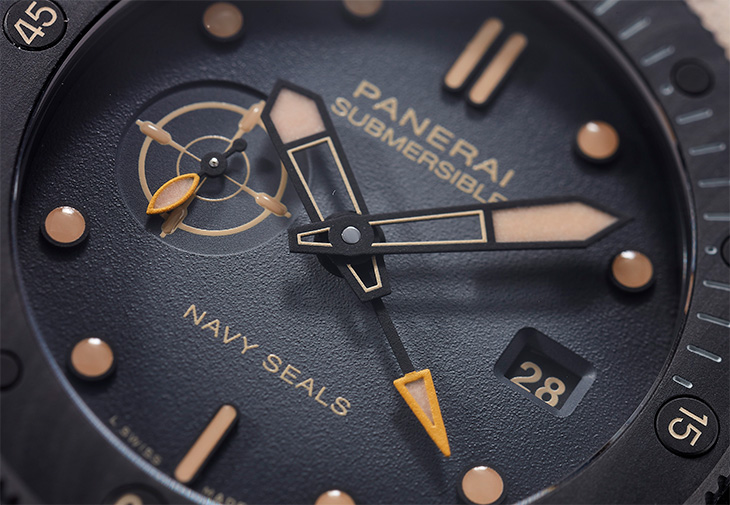 PANERAI沛納海Submersible QuarantaQuattro GMT