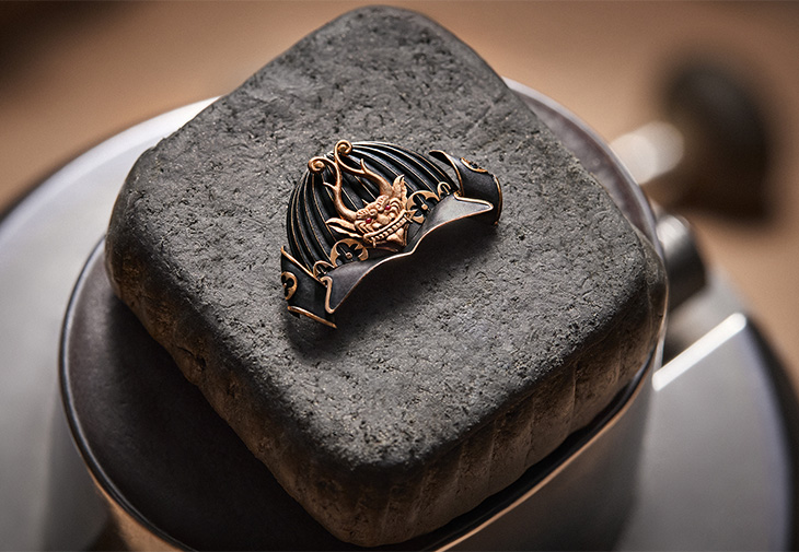 LOUIS VUITTON路易威登Tambour Bushido Automata腕錶