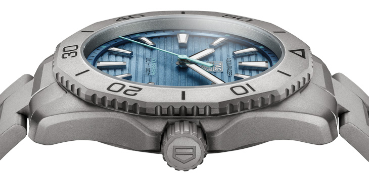 TAG Heuer泰格豪雅Aquaracer Professional 200 Solargraph 太陽能腕錶冰藍面款