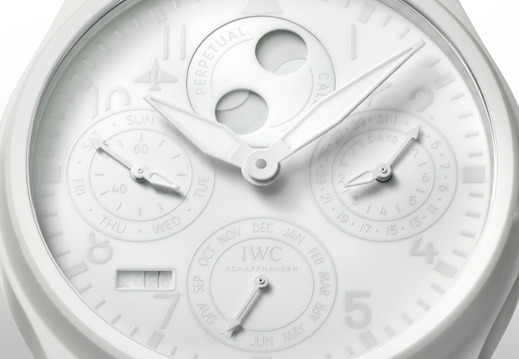 IWC萬國錶大型飛行員Ceralume®夜光陶瓷萬年曆腕錶