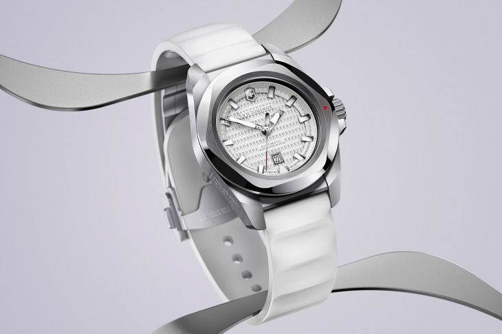 強韌設計結合時尚美學VICTORINOX  I.N.O.X. 石英腕錶／ I.N.O.X. Small自動腕錶