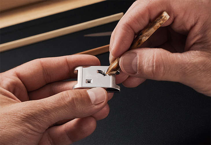 CARTIER Tank à Guichets 跳時