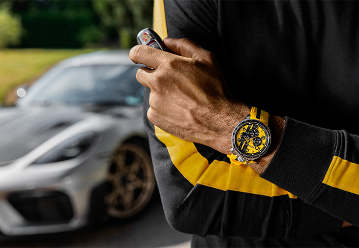 BOMBERG炸彈錶 Grand Touring賽車 Bolt-68閃電黃賽車計時碼錶