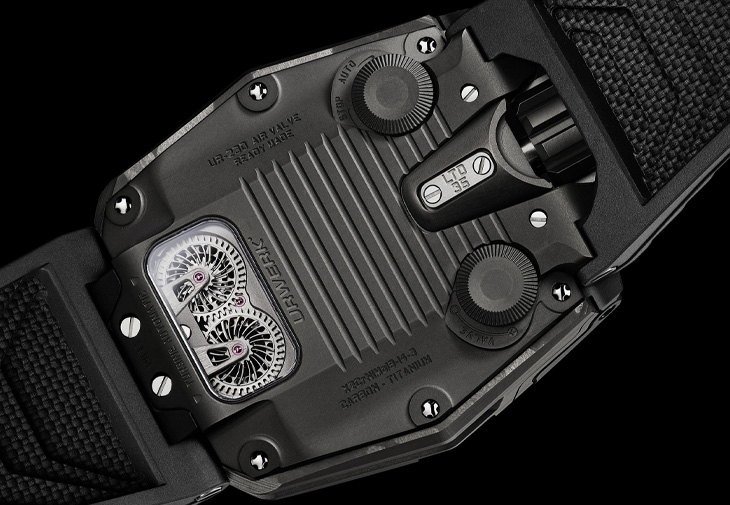 URWERK UR-230 “Black Star” 腕錶