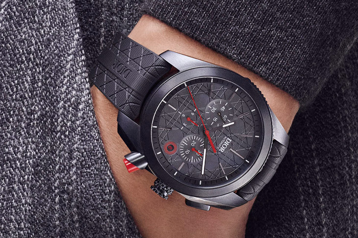 披上優雅的灰／DIOR Chiffre Rouge