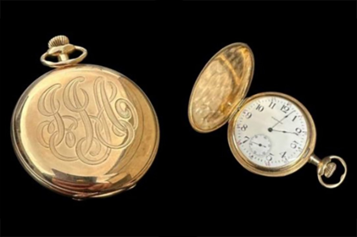 災難事故現場停擺的鐘錶