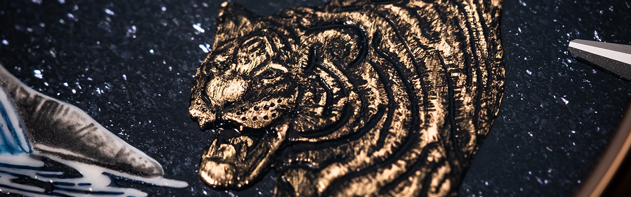 亞諾表Aroold&Son金雕微繪月相腕錶