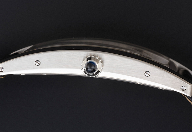 卡地亞CARTIER Tank Cintrée腕錶