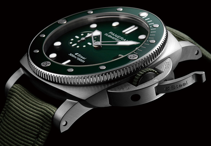 沛納海PANERAI Submersible QuarantaQuattro eSteel™ Verde Smeraldo