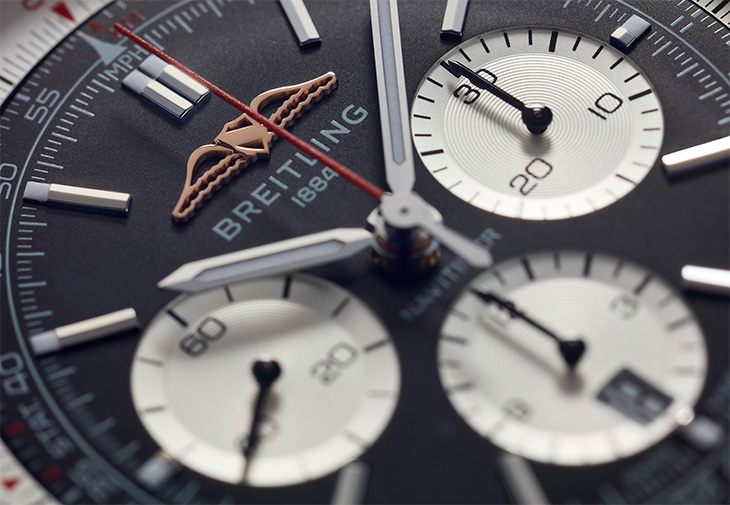 BREITLING百年靈Navitimer B01 Chronograph 43航空計時腕錶